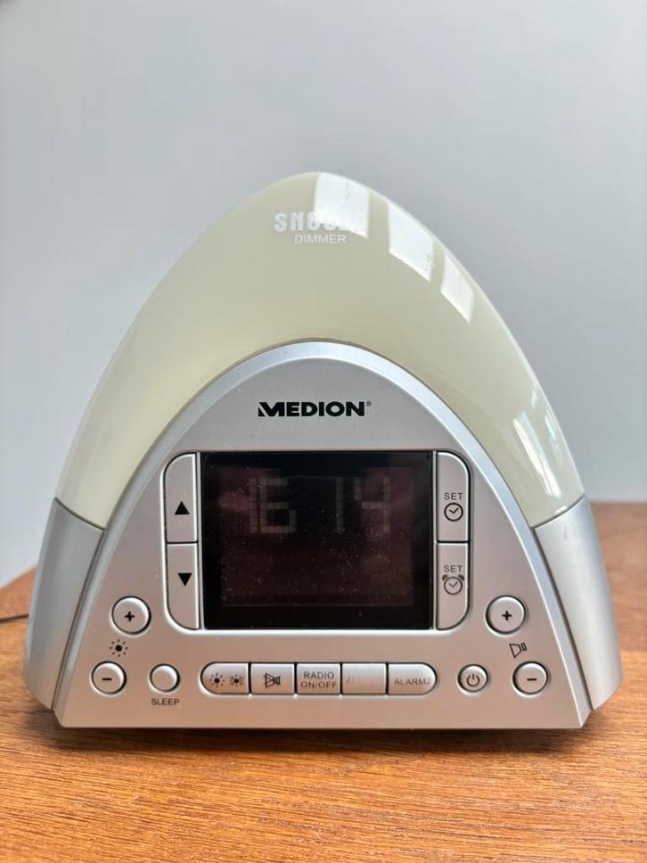 Wekkerradio  Medion LIFE P66080 met wake-up light, Elektronische apparatuur, Wekkers, Gebruikt, Ophalen