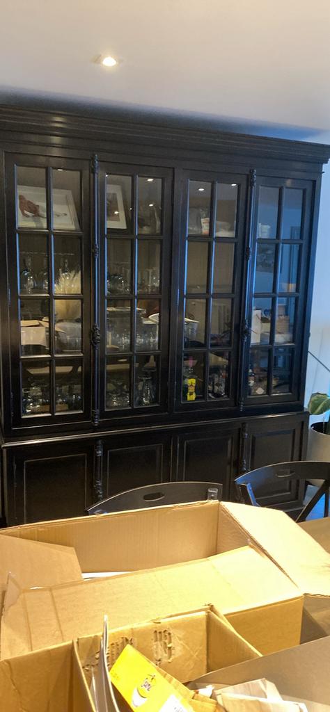 Prachtige eetplaats 800 euro.kast gereserveerd tot zondag, Huis en Inrichting, Ophalen, Zo goed als nieuw