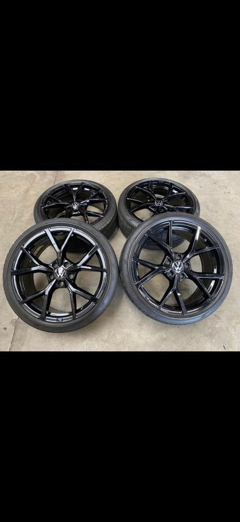 Jantes Volkswagen Estoril 19 pouces R/Gti noires, Autos : Pièces & Accessoires, Pneus & Jantes, Jante(s), Enlèvement