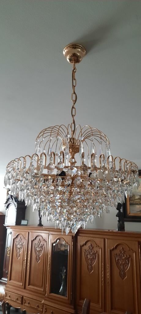 Kristallen kroonluchter, Ophalen