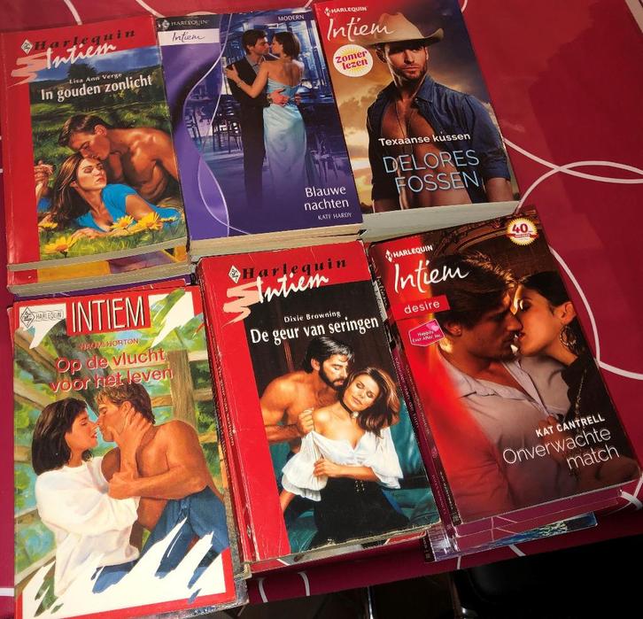 Pockets Harlequin Intiem, Boeken, Romans, Gelezen, Ophalen of Verzenden