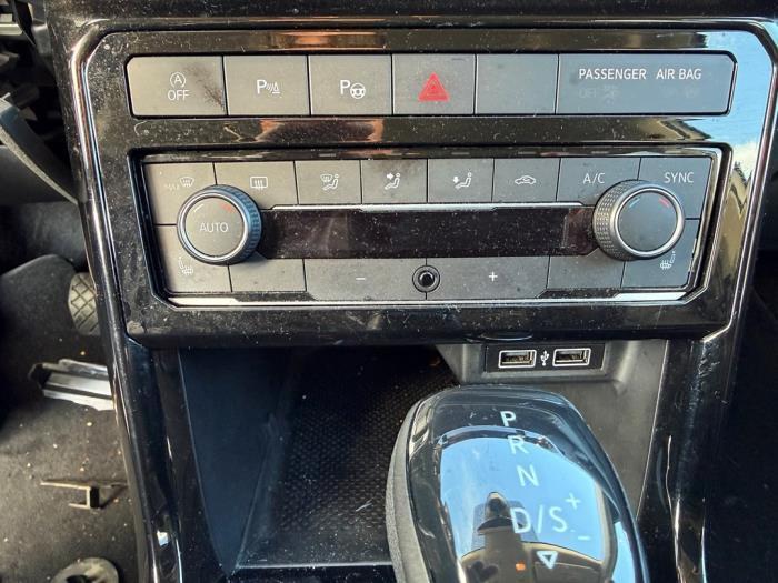 Climatronic Paneel van een Volkswagen T-Cross, Autos : Pièces & Accessoires, Climatisation & Chauffage, Volkswagen, Utilisé, 3 mois de garantie