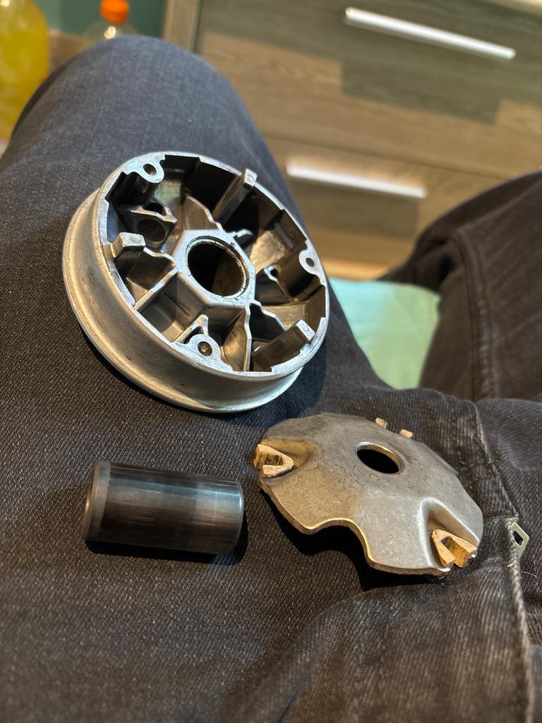 Variateur d'origine complet - Peugeot Kisbee /, Motos, Tuning & Styling, Enlèvement