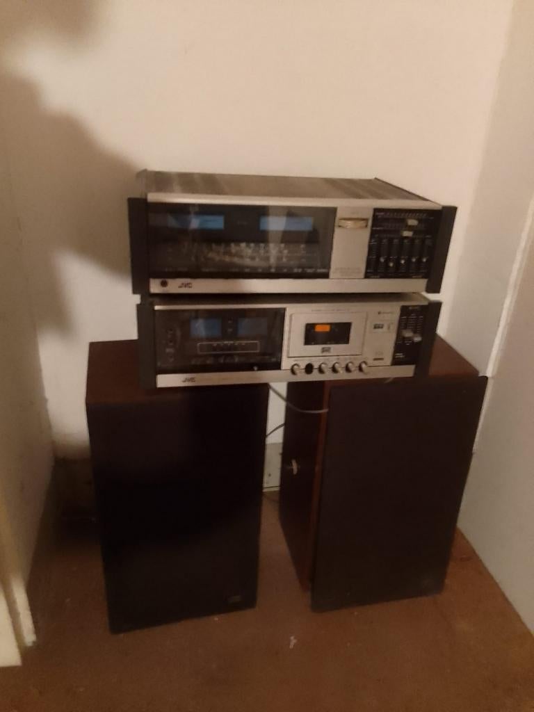 Ensemble de marque JVC. Prix 230 euros, TV, Hi-fi & Vidéo, Chaîne Hi-fi, Enlèvement, Utilisé, Haut-parleurs, JVC