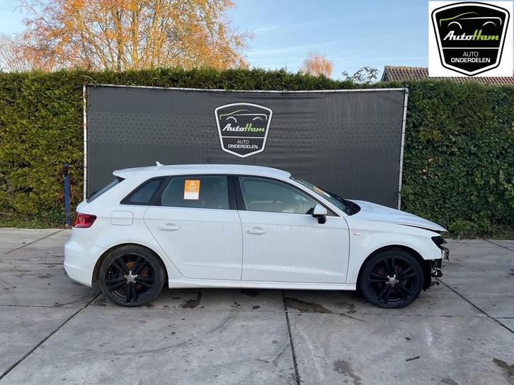 SIDESKIRT RECHTS Audi A3 Sportback (8VA / 8VF), Auto-onderdelen, Carrosserie, Audi, Rechts, Gebruikt