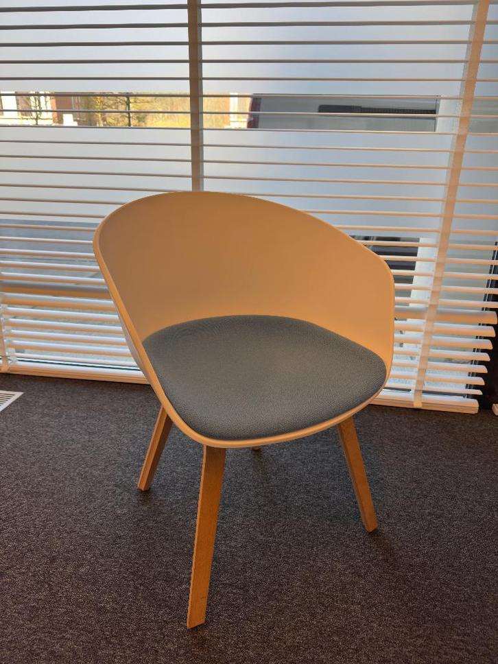 HAY design lounge stoel Scandinavisch design – wit, Huis en Inrichting, Fauteuils, Zo goed als nieuw, 50 tot 75 cm, Minder dan 75 cm