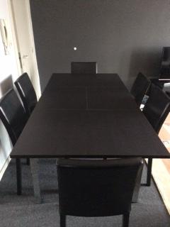 Moderne 6-persoons eettafel met RVS poten (uitschuifbaar), Ophalen, 50 tot 100 cm, Zo goed als nieuw, Vijf personen of meer