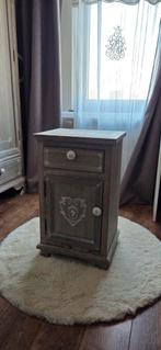 Grijs nachtkastje van Maison du Monde, Hout