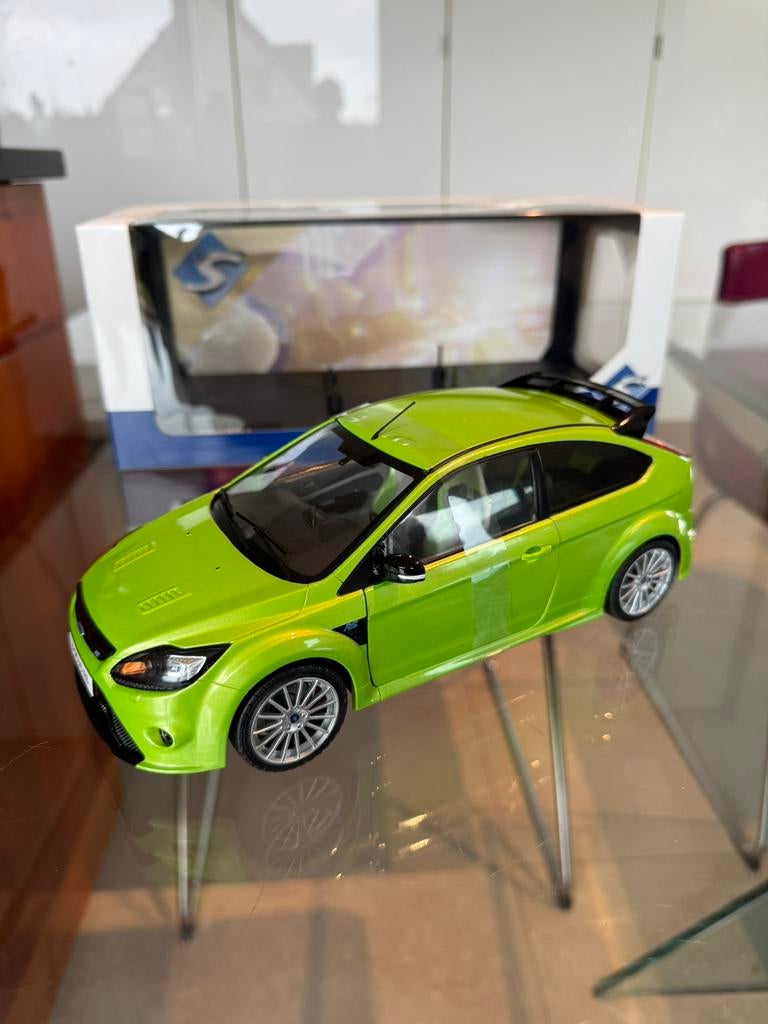 Ford Focus RS MK2 2009 1:18 Nikkel in doos, Hobby en Vrije tijd, Modelauto's | 1:18, Ophalen of Verzenden, Zo goed als nieuw, Auto