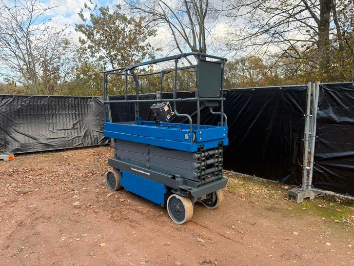 Schaarlift Aichi 10m., Doe-het-zelf en Bouw, Lieren en Takels, Ophalen