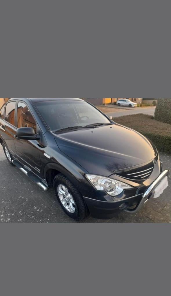 Ssangyong actyon automaat zeer mooie wagen en rijd perfect!, Autos, SsangYong, Achat, Entreprise, Noir, 5 portes