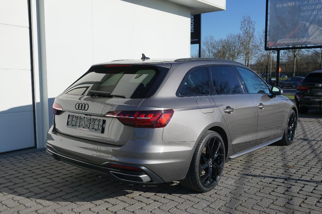 Audi A4 Avant 2.0TDi SportLine *Automaat/19"/Camera/Carpass*, Bruin, 5 deurs, 1968 cc, Voorwielaandrijving