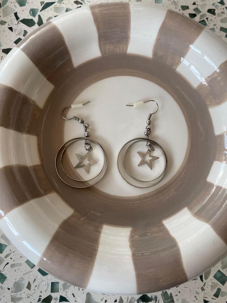 Boucles d’oreilles étoile, Bijoux, Sacs & Beauté, Boucles d'oreilles, Enlèvement ou Envoi, Comme neuf, Gris, Pendantes
