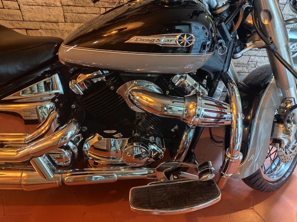 Magnifique Yamaha Dragstar 650 entièrement chromé 27dkm homo, Motos, Particulier, Neuf, Chopper