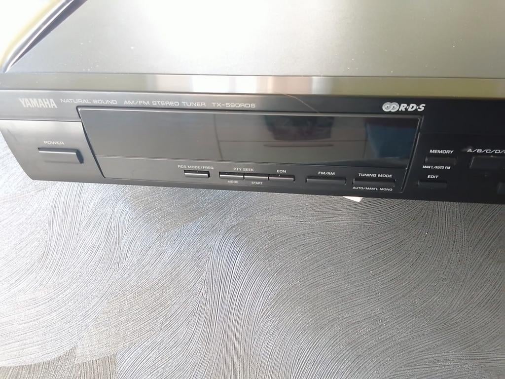 Tuner radio Yamaha in perfecte staat met de kabels 35 euro, TV, Hi-fi & Vidéo, Tuners, Enlèvement