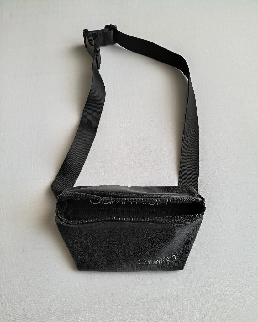 Sacoche Banane Calvin Klein, Bijoux, Sacs & Beauté, Sacs | Sacs à bandoulière, Enlèvement, Neuf, Noir, Autres marques