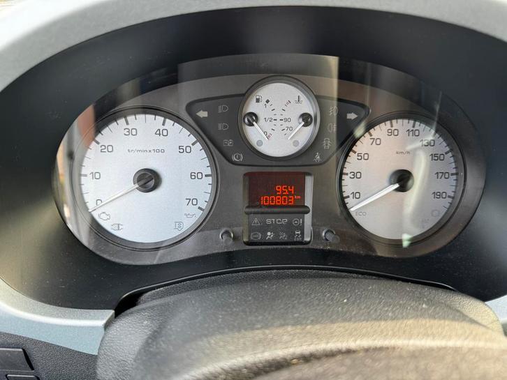 Berlingo Multispace 2012 – Très bon état, faible kilométrage, Autos, Citroën, Berlingo, Essence, Euro 5, MPV ou Monospace, 5 portes