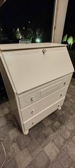 Armoire de secrétaire avec 3 grands tiroirs. Sortie arrière, Enlèvement