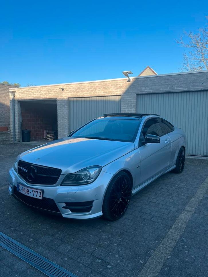 Pack AMG pour Mercedes C220 Coupé, Autos, Mercedes-Benz, Particulier, Bluetooth, Diesel, Coupé, Automatique, Alcantara, Enlèvement