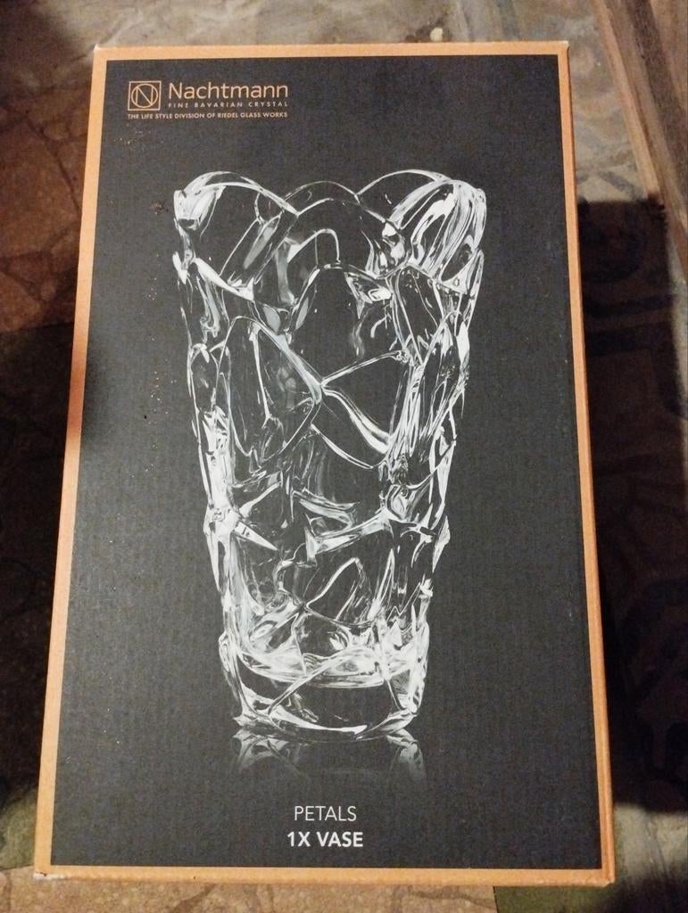 Nachtmann crystal vaas, Ophalen