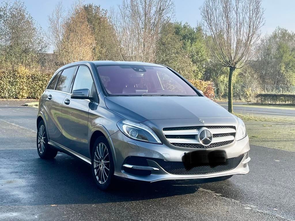 Mercedes B250e van 2017 met 153.000km‼️✅, Autos, Mercedes-Benz, 100 kW, Argent ou Gris, Achat, Noir