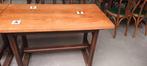 Oude eiken cafetafels, Ophalen