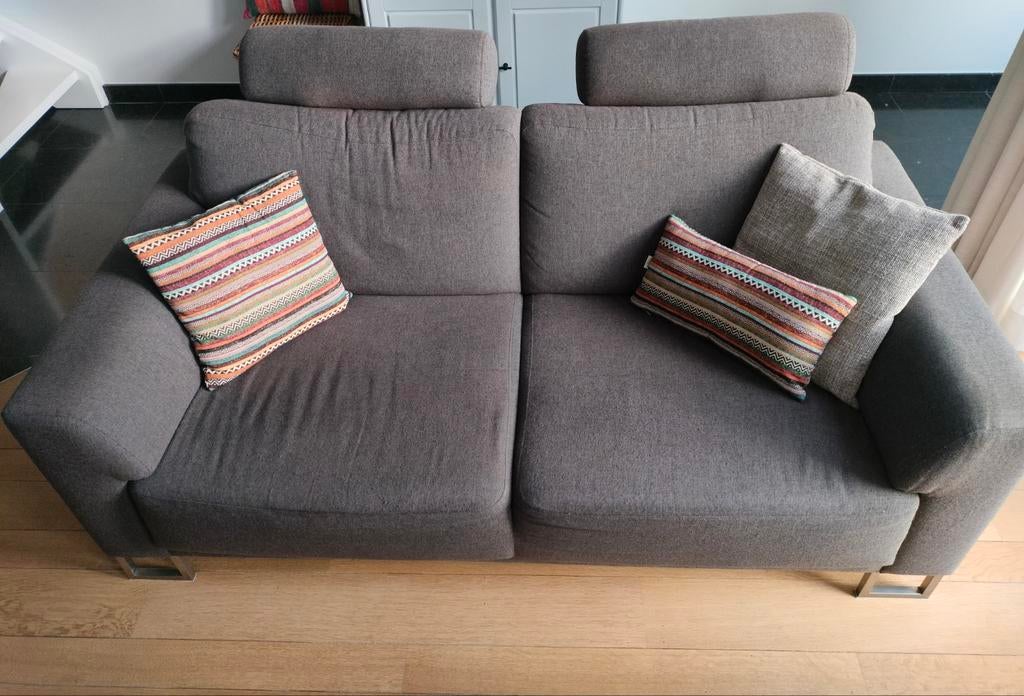 2 x drie-zit in taupekleur (stof)., Huis en Inrichting, Zetels | Zetels, Ophalen, Gebruikt, 150 tot 200 cm, Driepersoons