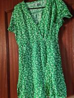 Groene jurk met witte bloemen T38, Ophalen of Verzenden