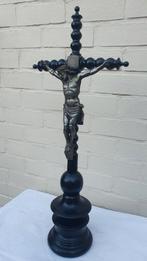 Houten kruis, Enlèvement