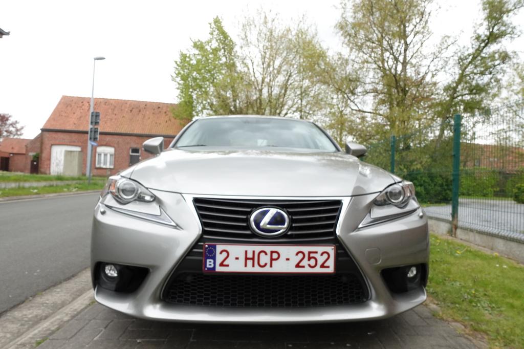 Lexus is300h, Auto's, Lexus, Particulier, IS, ABS, Achteruitrijcamera, Airbags, Airconditioning, Alarm, Automatische klimaatregeling
