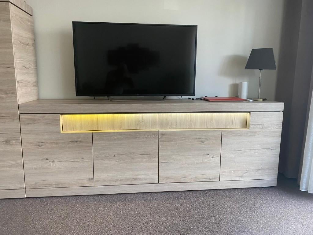 Dressoir, Huis en Inrichting, Kasten | Dressoirs, Ophalen, 200 cm of meer, Overige houtsoorten, 50 tot 75 cm