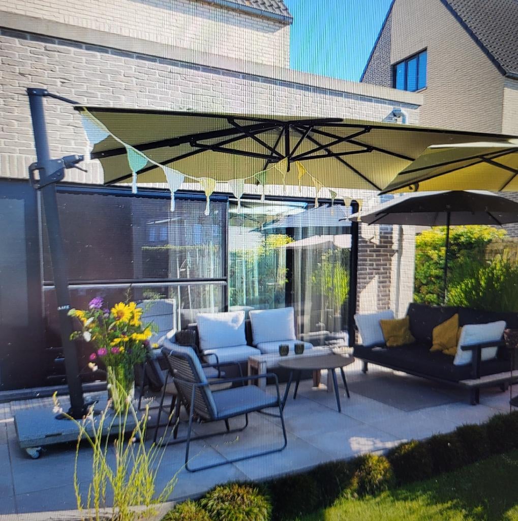Zweefparasol Praktisch Trendy Olijfgroen en zeer stevig, Ophalen, Kantelbaar, 3 tot 4 meter, Zweefparasol