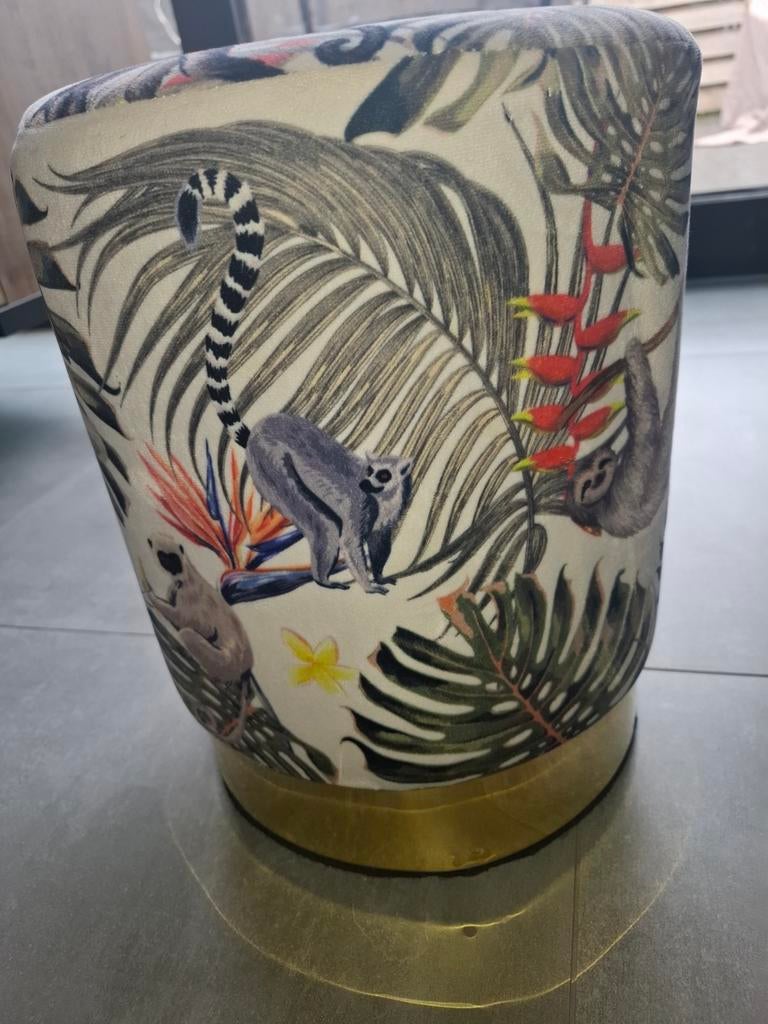 Poef jungle, Ophalen