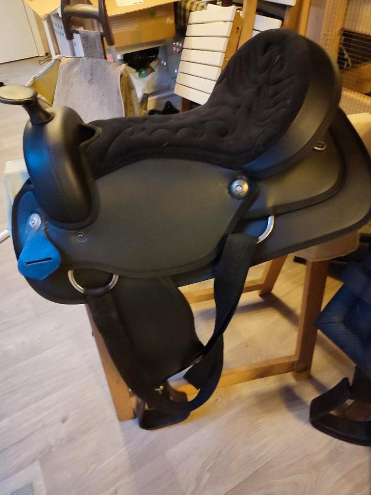 Norton synthetisch lichtgewicht westernzadel 40cm (16inch), Animaux & Accessoires, Chevaux & Poneys | Selles, Comme neuf, Western