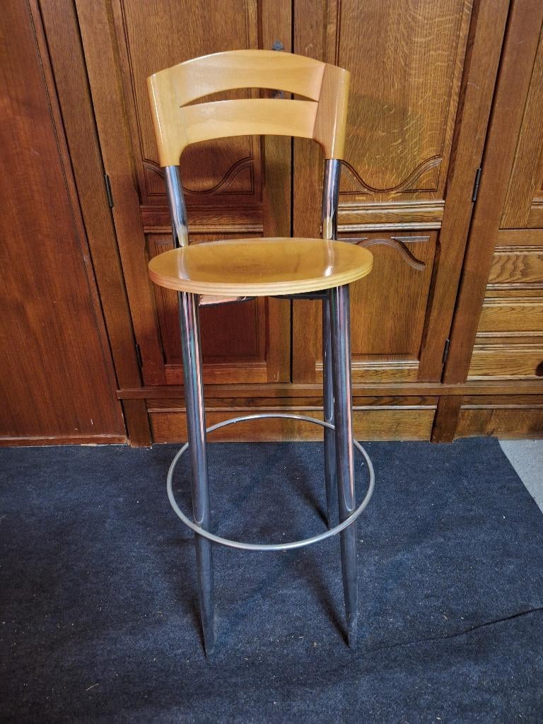 HOGE METALEN STOEL IN PRIMA STAAT, Enlèvement, Comme neuf, Une