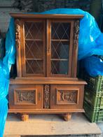 Belle vitrine / buffet ancien en bois massif sculpte, Enlèvement