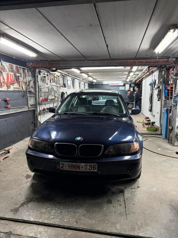 BMW E46 2003, Auto's, BMW, Particulier, 3 Reeks, Benzine, Berline, 5 deurs, Handgeschakeld, Blauw, Zwart, Leder, Achterwielaandrijving