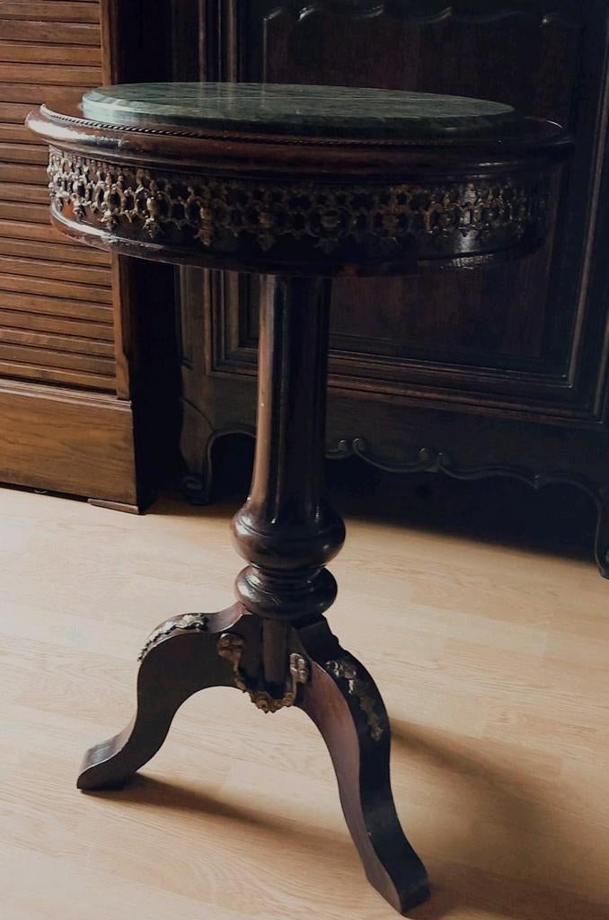 Antiek mahonie tafeltje met marmeren blad., Ophalen