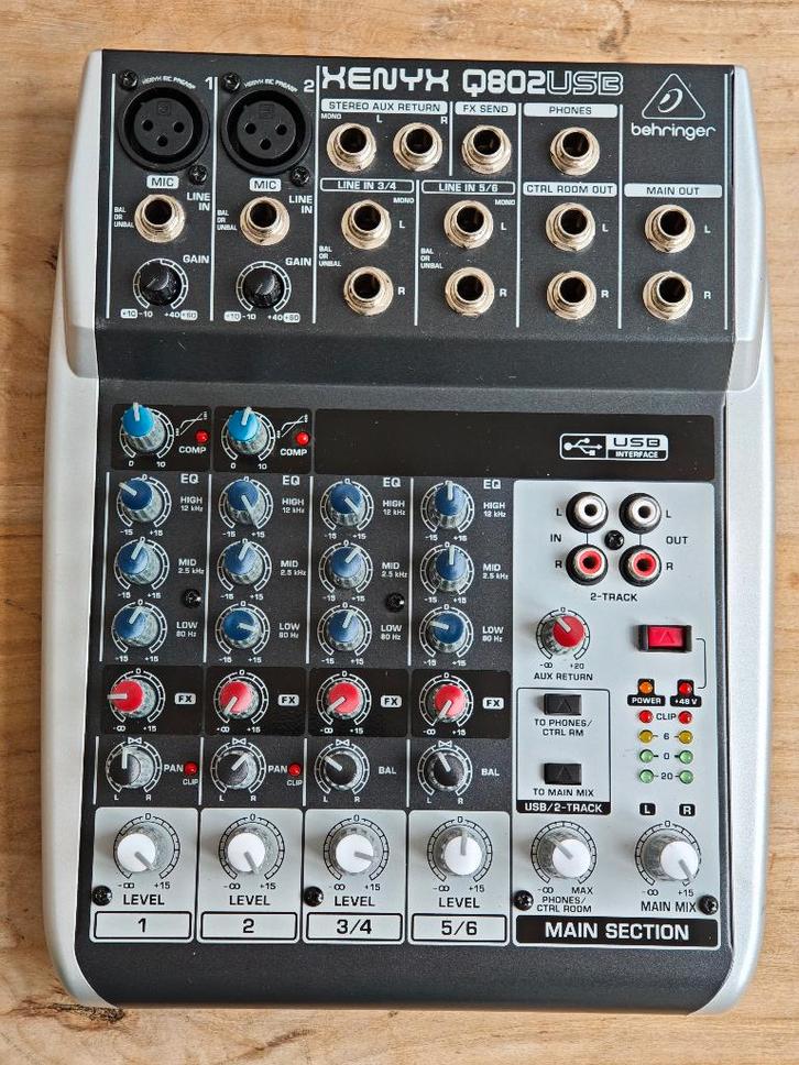 Behringer XENYX Q802USB - Table de mixage (N 3), Musique & Instruments, Tables de mixage, Utilisé, Moins de 5 canaux, Entrée micro