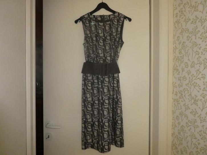 Jurk maat 40, Kleding | Dames, Jurken, Gedragen, Maat 38/40 (M), Grijs, Knielengte, Ophalen of Verzenden