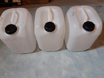 Bidons 10L (3 stuks) beschikbaar voor biedingen