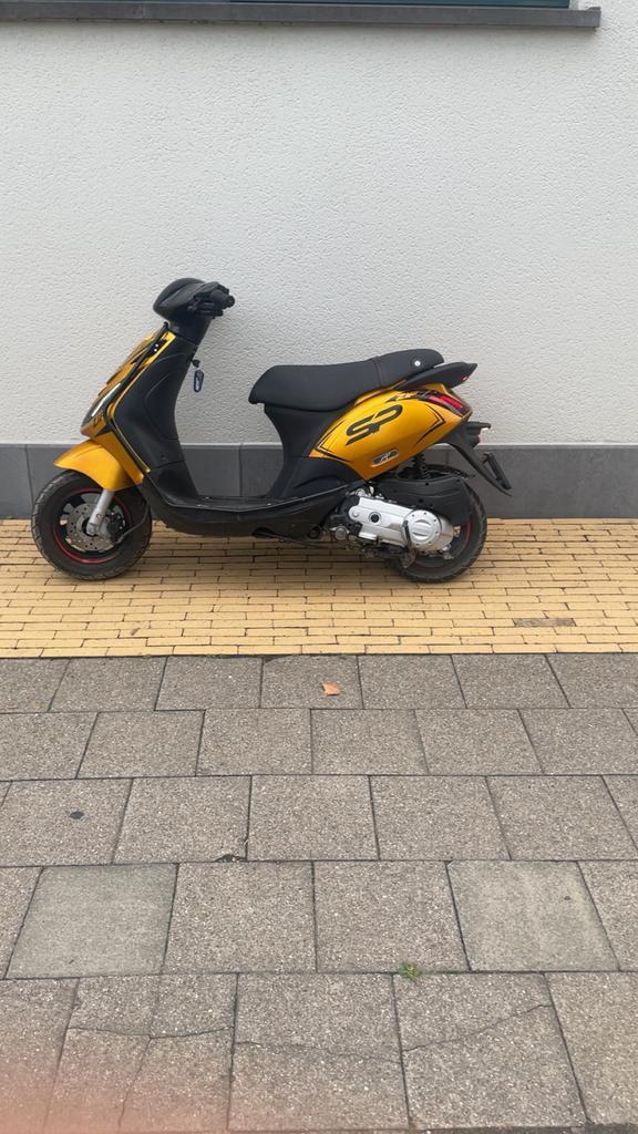 Zip iget a klasse, Fietsen en Brommers, Scooters | Piaggio, Zo goed als nieuw, Zip, Klasse A (25 km/u), Benzine, Ophalen