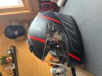 2 motorhelmen, Ophalen