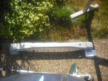 Mazda 2 achterbumperversterking beschikbaar voor biedingen