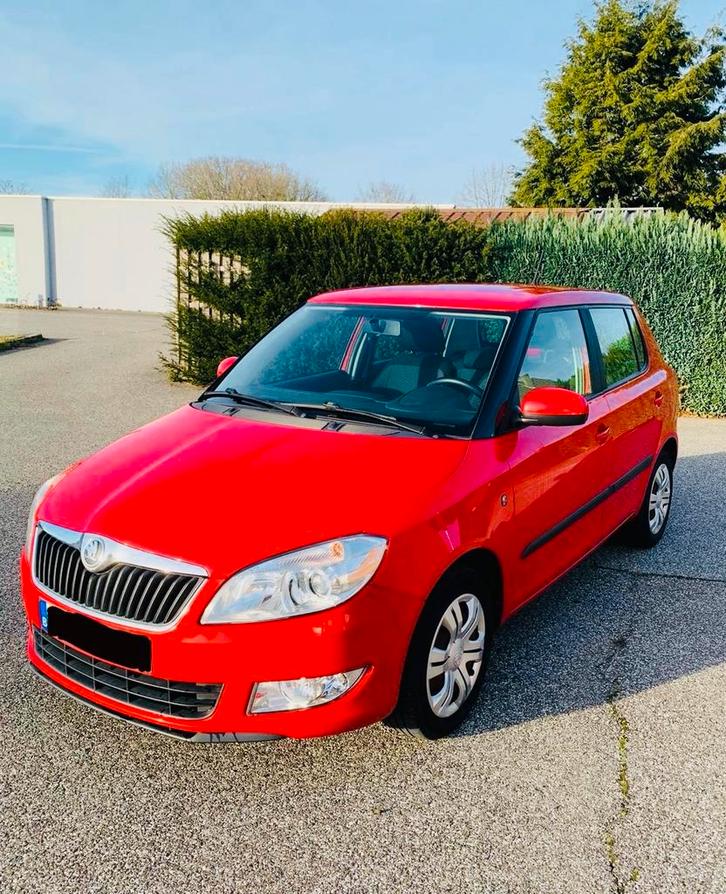 Skoda Fabia Diesel 2013, Auto's, Skoda, Particulier, Fabia, Trekhaak, Diesel, Euro 5, 5 deurs, Handgeschakeld, Rood, Grijs, Stof