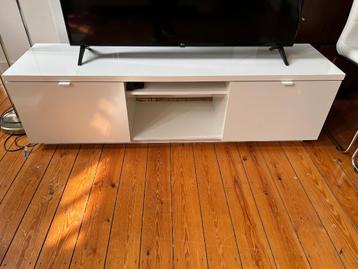 Tv kast  beschikbaar voor biedingen