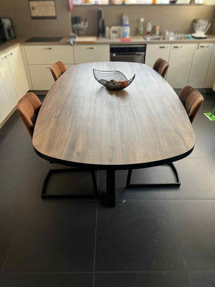 Eettafel hout ovaal  + 8 stoelen, Huis en Inrichting, Tafels | Eettafels, Zo goed als nieuw, 100 tot 150 cm, 200 cm of meer, Vijf personen of meer