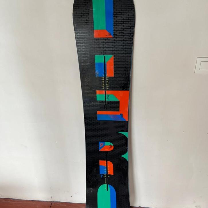 Planche à neige Burton Hero - 58W (2012), Sports & Fitness, Snowboard, Utilisé, Planche, Enlèvement