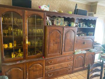 Vitrine-barkast beschikbaar voor biedingen