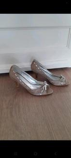 Flair pump, Kleding | Dames, Flair, Beige, Ophalen of Verzenden, Zo goed als nieuw